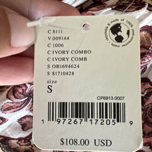 Romantic Floral Babydoll Mini Dress with Puff Sleeves and Open‎ Back Detail - Picture 5 of 6